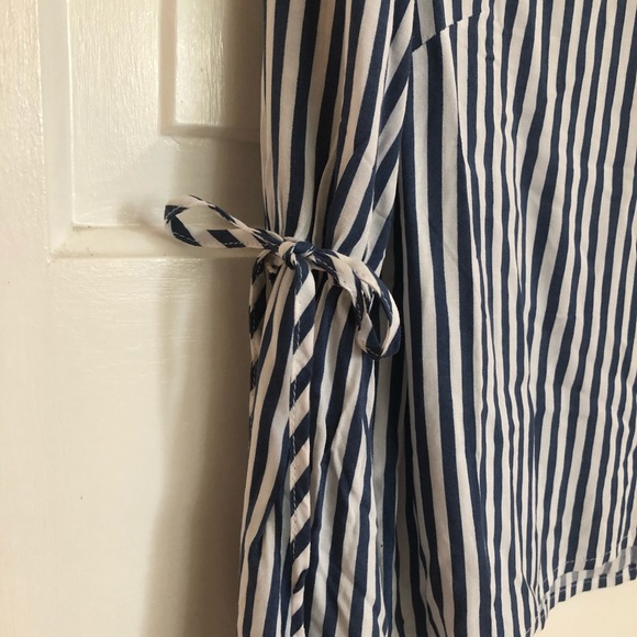 ❤️SOLD❤️Retro Bell Sleeve Top - Picture 7 of 8